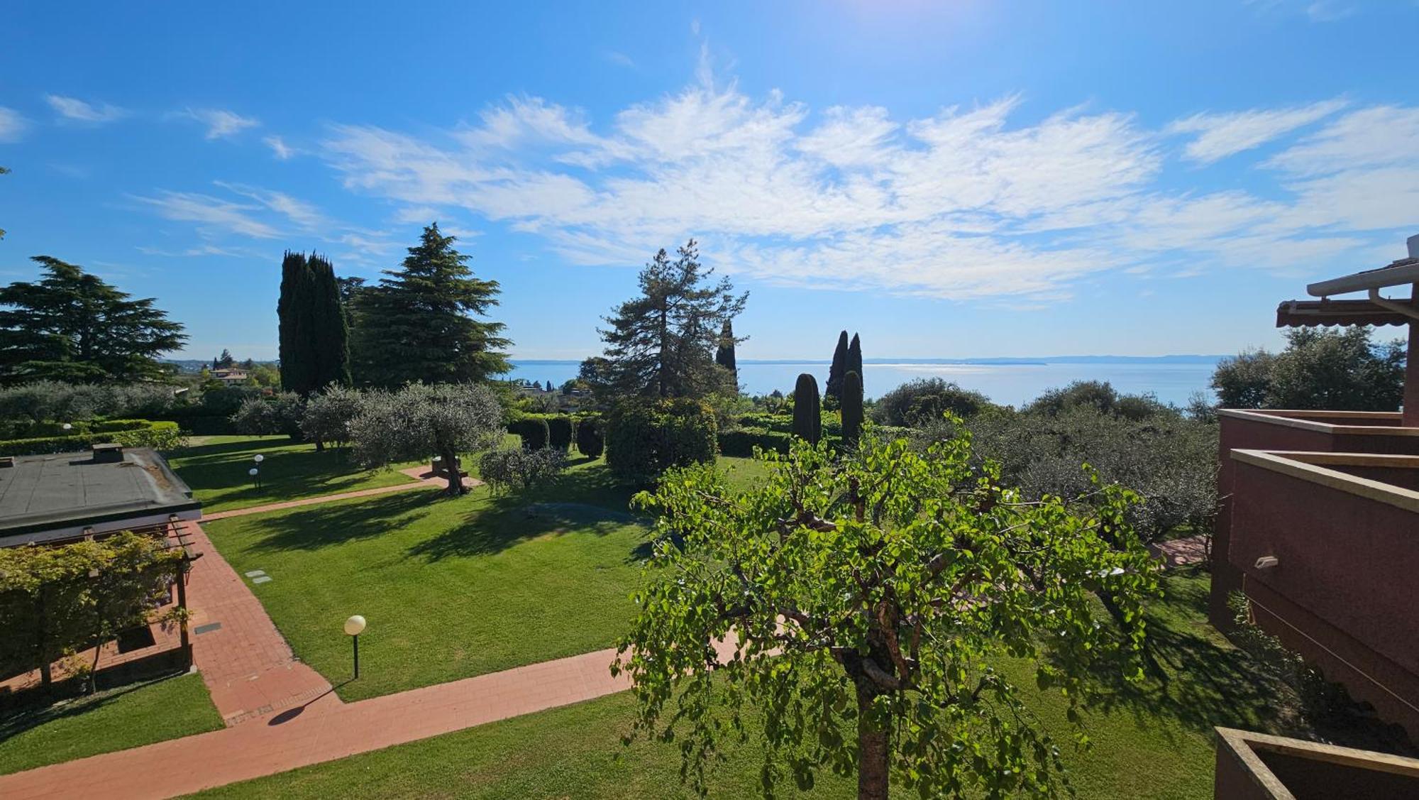 Apartments Blue View - Residence Casetto Bardolino - Regarda Travel Екстер'єр фото